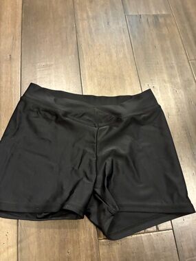 Theatricals Women’s Black Dance/Jazz Shorts size small